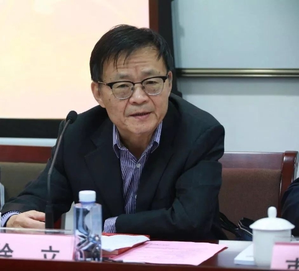 中研绿色金融研究院名誉院长,原江苏省政府副秘书长徐立在致辞时表示