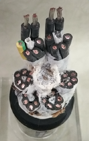 ���߶�װ���ࡿ���ѹ0.6/1kV�����¸ۿڻ�е��װ�����¿����